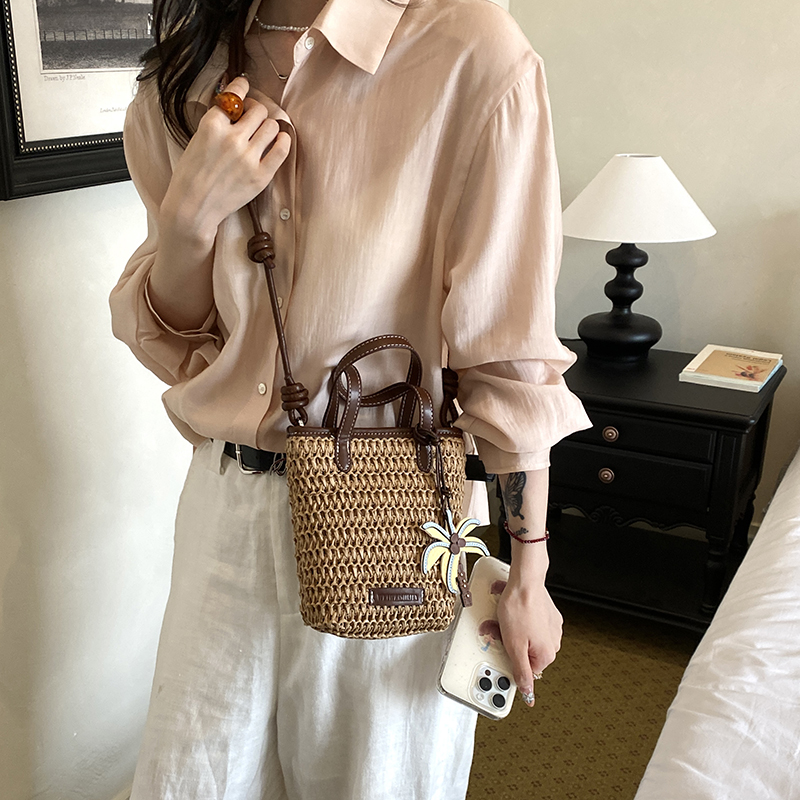 Tas Ember Anyaman Jerami Mini  - Women'S Fashion Trends 2026 Spring Summer ulasan dan harga