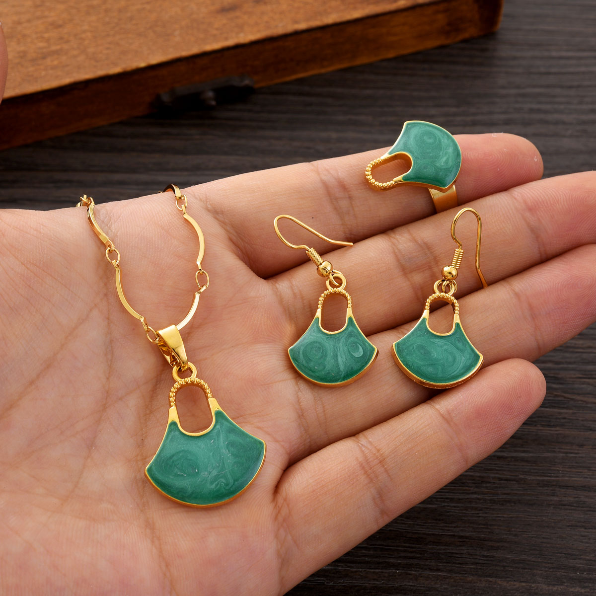 Set Perhiasan Warna Emas PNG u - Women Fashion Png ulasan dan harga